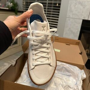 Classic White Men's Sneakers with Gum Sole
